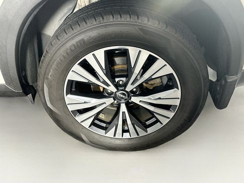 Used 2023 Nissan Rogue SV FWD image 11