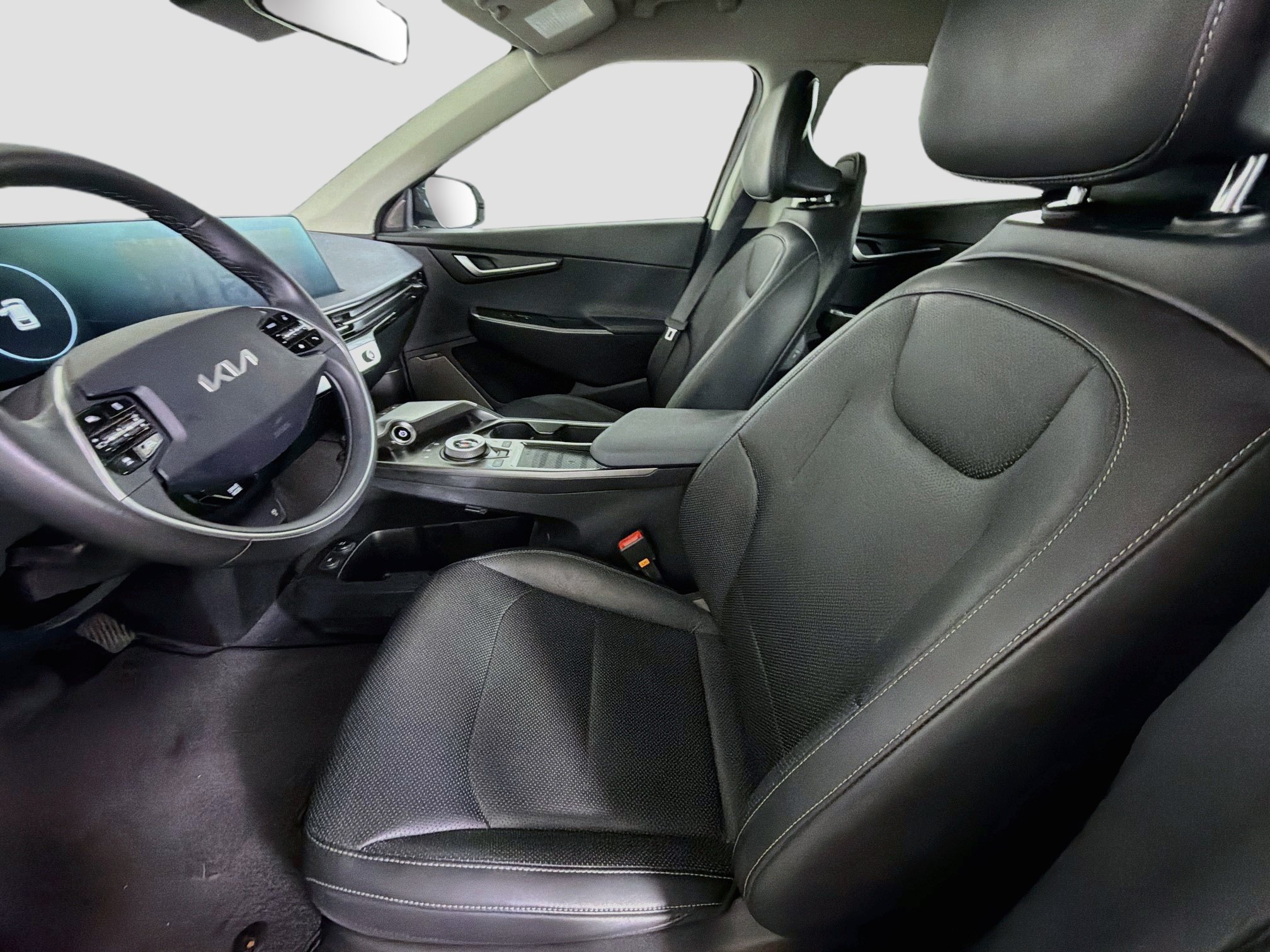 Used 2024 Kia EV6 Wind w/ Wind Technology Package RWD image 13