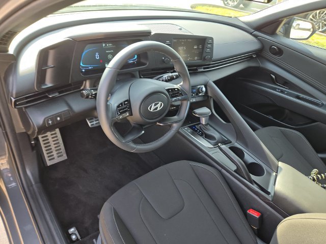 Used 2026 Hyundai Elantra Sport FWD image 10