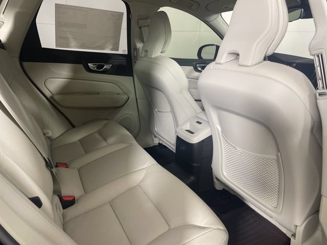 Certified 2025 Volvo XC60 T8 Plus w/ Protection Package Premier AWD/4WD image 27