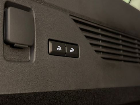 New 2026 Lincoln Nautilus Premier image 10