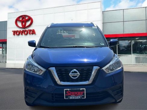 Used 2018 Nissan Kicks SV image 9