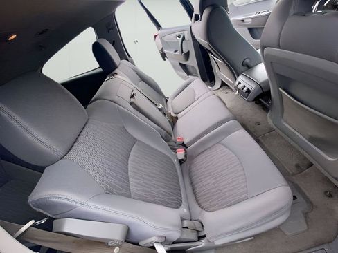 Used 2013 Chevrolet Traverse LS FWD image 2