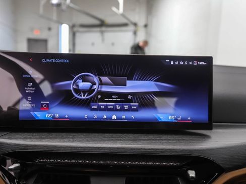 New 2026 BMW 440i xDrive Convertible w/ Premium Package image 18