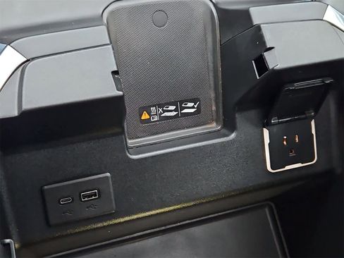 Used 2024 Chevrolet Silverado 2500 High Country w/ High Country Premium Package image 33