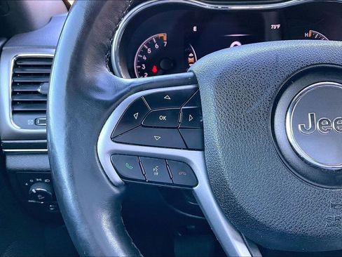 Used 2018 Jeep Grand Cherokee Limited image 10