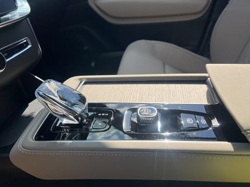 New 2026 Volvo XC90 B5 Core w/ Protection Package AWD/4WD image 17