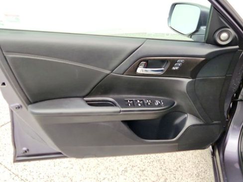 Used 2015 Honda Accord EX-L image 11