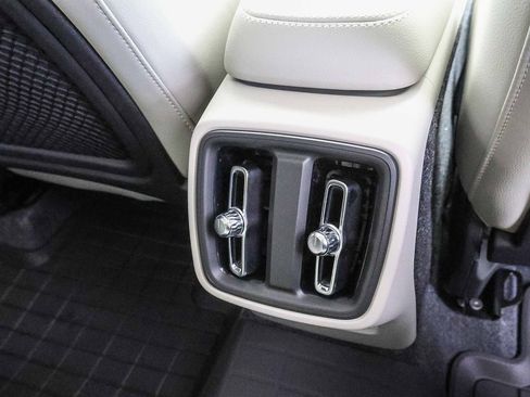 New 2026 Volvo XC40 B5 Ultra w/ Climate Package image 19