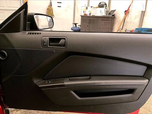 Used 2012 Ford Mustang Coupe RWD image 23