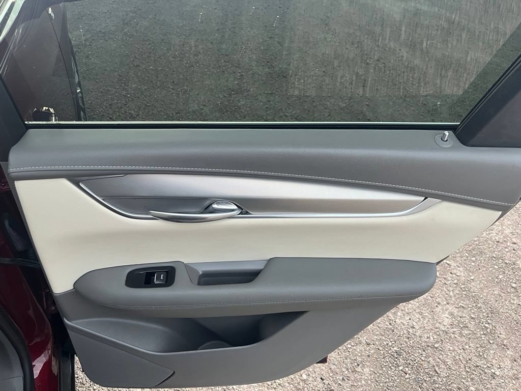 Used 2018 Cadillac XT5 Luxury w/ Driver Awareness Package FWD image 31