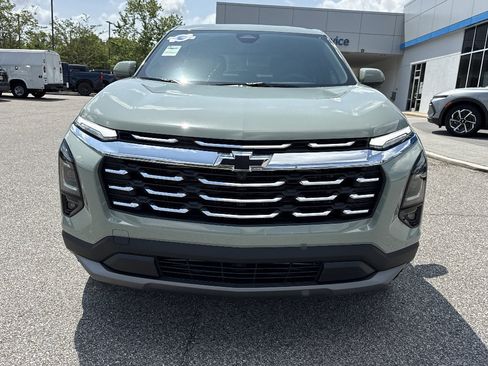 New 2026 Chevrolet Equinox LT w/ Safety and Technology Package FWD image 8