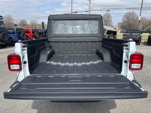 New 2026 Jeep Gladiator Sport AWD/4WD image 10