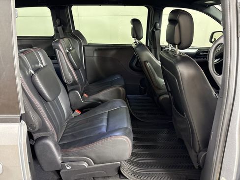 Used 2019 Dodge Grand Caravan GT image 13