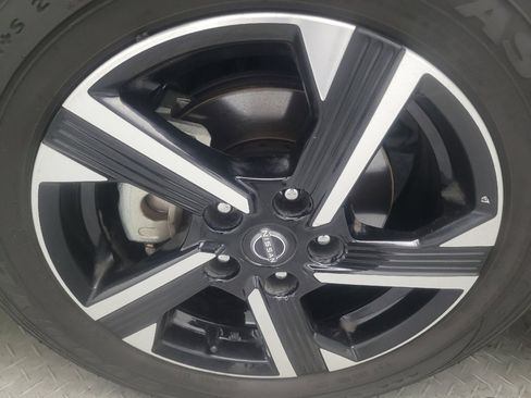Used 2025 Nissan Sentra SV FWD image 31