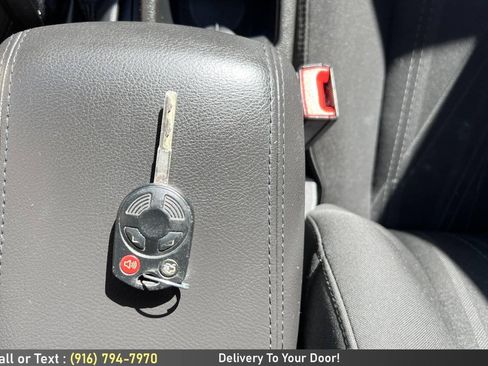 Used 2016 Ford Focus SE w/ SE Sport Package FWD image 17