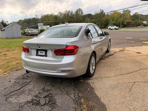 Used 2018 BMW 320i xDrive Sedan image 7