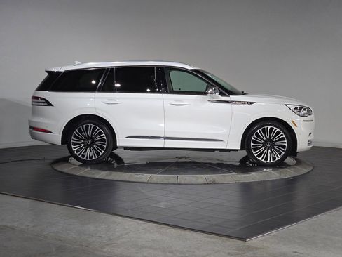 Used 2022 Lincoln Aviator Black Label w/ Dynamic Handling Package image 3