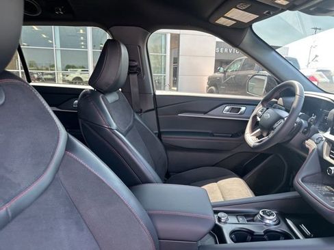 Used 2025 Ford Explorer ST image 10