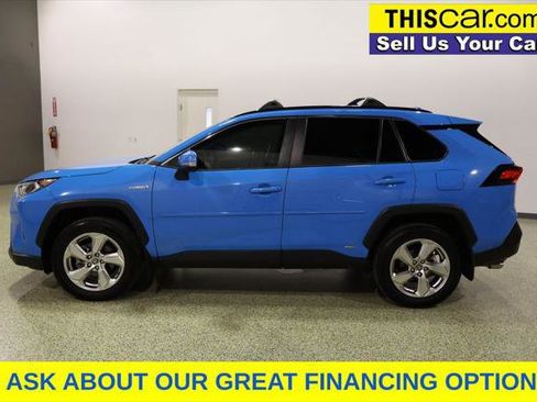 Used 2021 Toyota RAV4 XLE Premium image 4