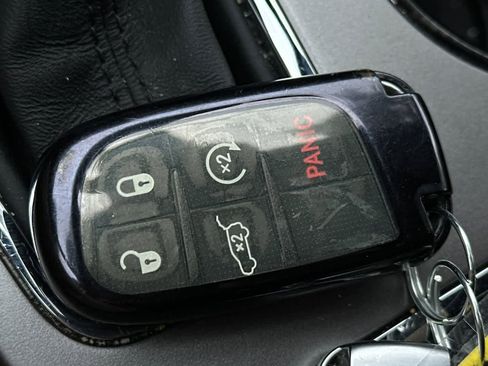 Used 2019 Jeep Grand Cherokee Laredo image 24