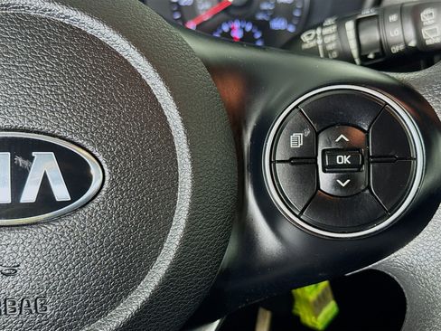 Used 2021 Kia Soul LX image 14