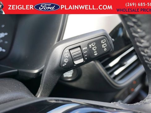 Used 2022 Ford Escape SE w/ Cold Weather Package AWD/4WD image 24