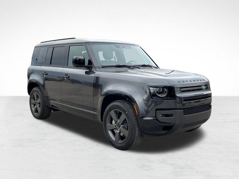 Used 2026 Land Rover Defender 110 X-Dynamic SE AWD/4WD image 7