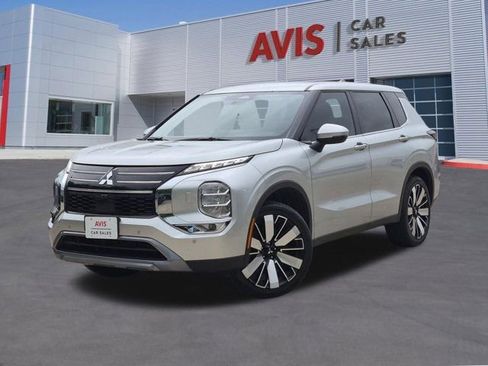 Used 2025 Mitsubishi Outlander SE AWD/4WD image 1