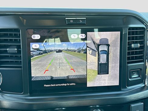 New 2026 Ford F250 Lariat w/ Black Appearance Package image 9