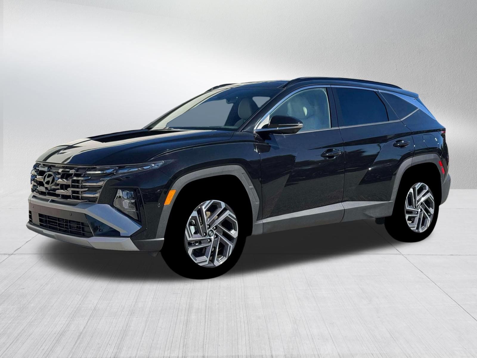 New 2026 Hyundai Tucson Limited AWD/4WD image 2