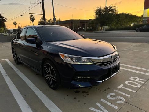 Used 2017 Honda Accord Sport Special Edition image 6