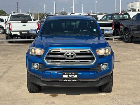 Used 2017 Toyota Tacoma Limited image 9