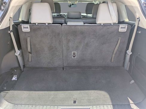 Used 2023 Toyota Highlander XLE FWD image 12