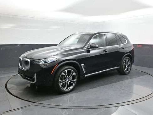 New 2026 BMW X5 sDrive40i w/ Premium Package image 1