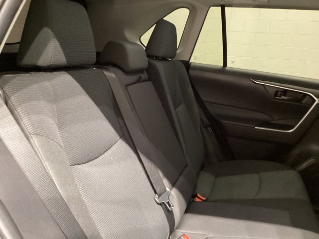 Used 2023 Toyota RAV4 LE AWD/4WD image 16