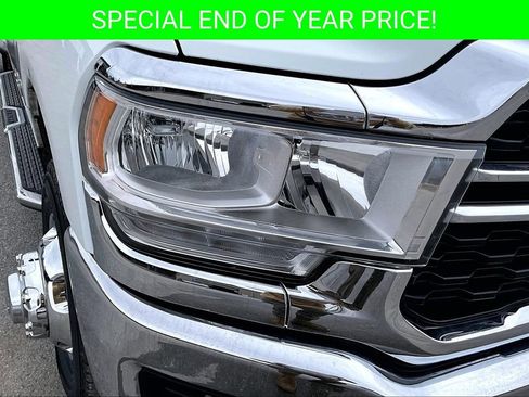 Used 2024 RAM 3500 Big Horn image 32