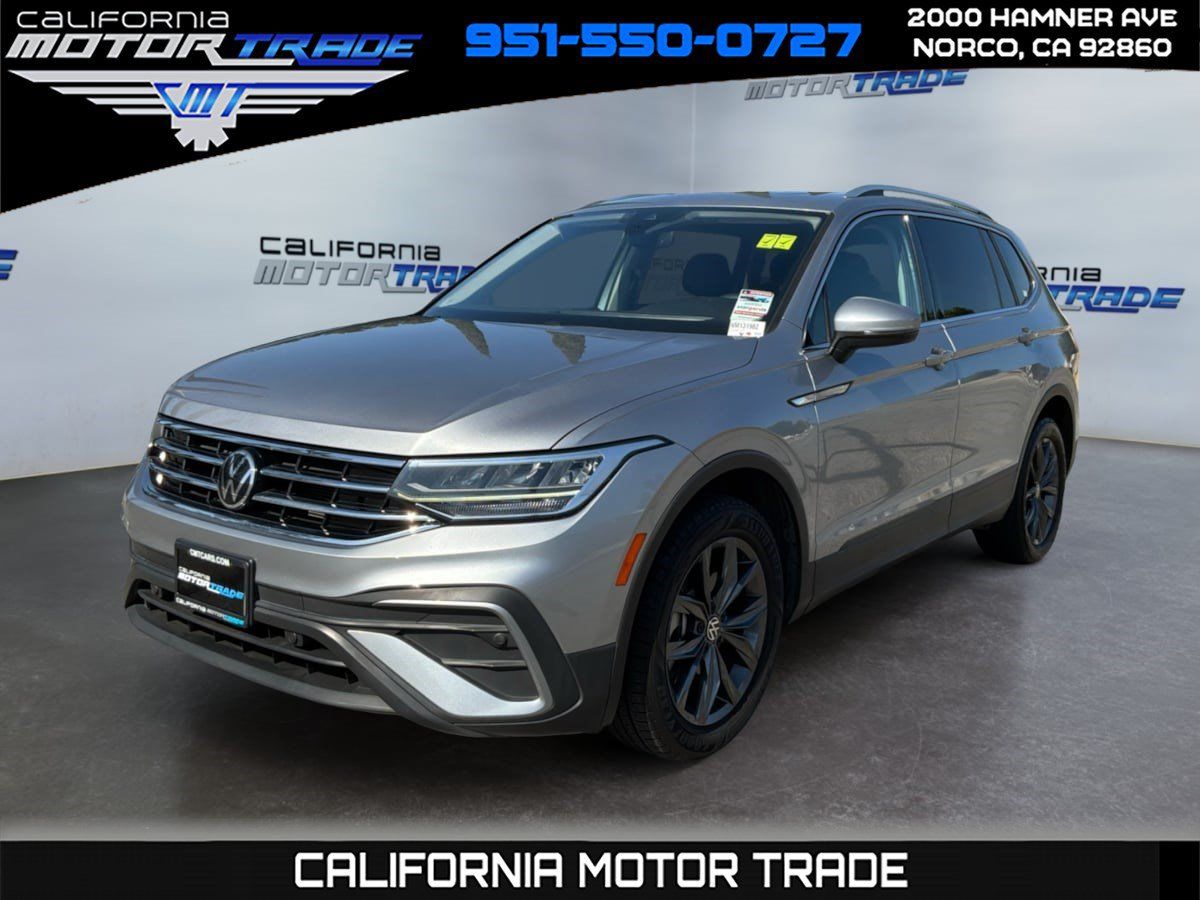 Used 2022 Volkswagen Tiguan SE FWD image 1