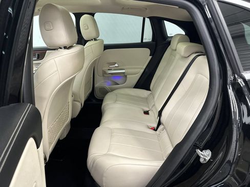 Used 2023 Mercedes-Benz GLA 250 4MATIC w/ Premium Package image 23