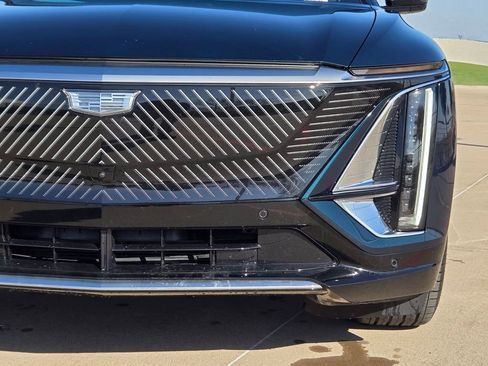 Certified 2025 Cadillac Lyriq Luxury w/ Nappa Leather Package image 6