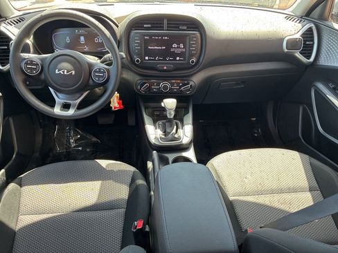 Certified 2025 Kia Soul LX FWD image 18