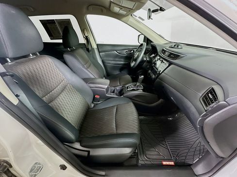 Used 2017 Nissan Rogue SV w/ Midnight Edition Package image 12