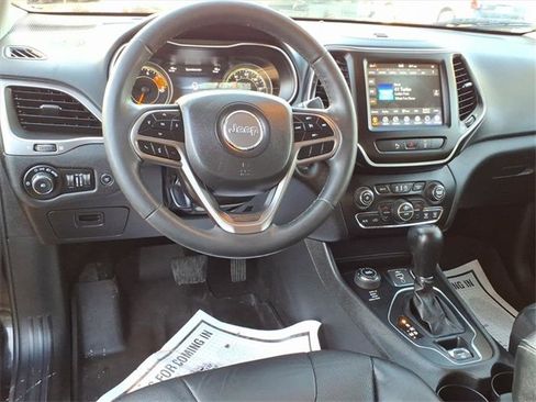 Used 2021 Jeep Cherokee Latitude Lux w/ Comfort/Convenience Group image 11