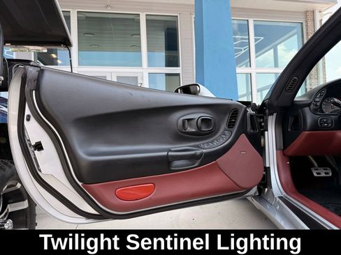 Used 1999 Chevrolet Corvette Convertible w/ Memory Pkg image 33