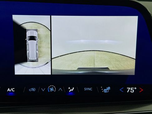 Used 2025 Chevrolet Suburban RST image 14