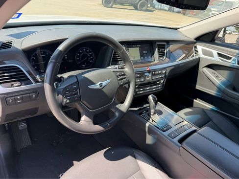 Used 2016 Hyundai Genesis 3.8 RWD image 5