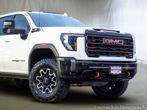 Used 2024 GMC Sierra 2500 AT4X image 3