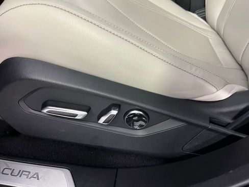 Used 2025 Acura RDX SH-AWD image 21