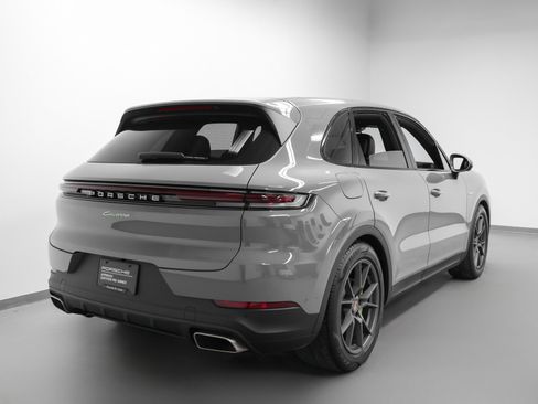 Used 2025 Porsche Cayenne E-Hybrid image 12