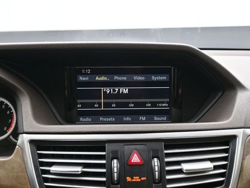 Used 2011 Mercedes-Benz E 350 4MATIC Wagon image 22